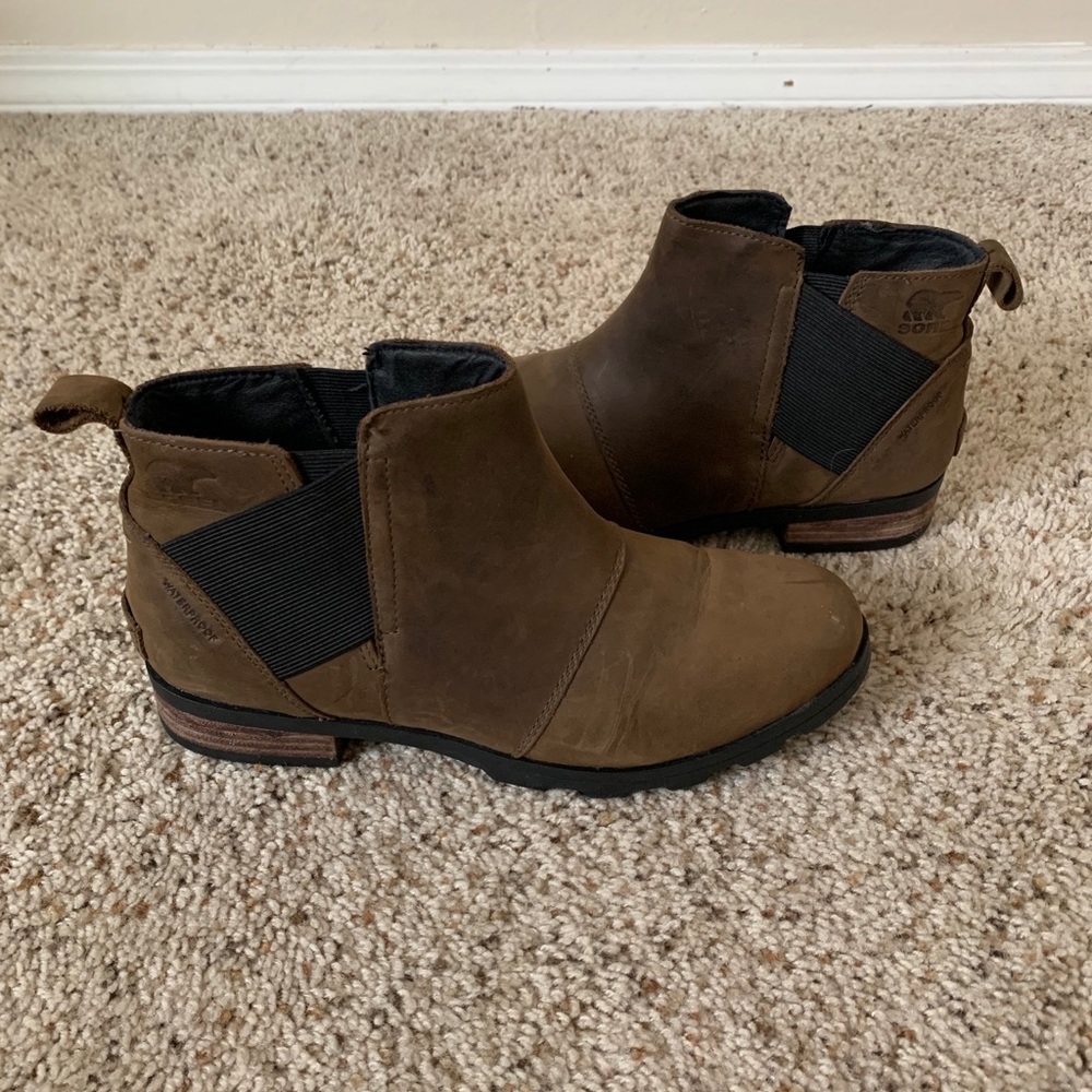 Women’s Sorel Emelie Chelsea Boots
